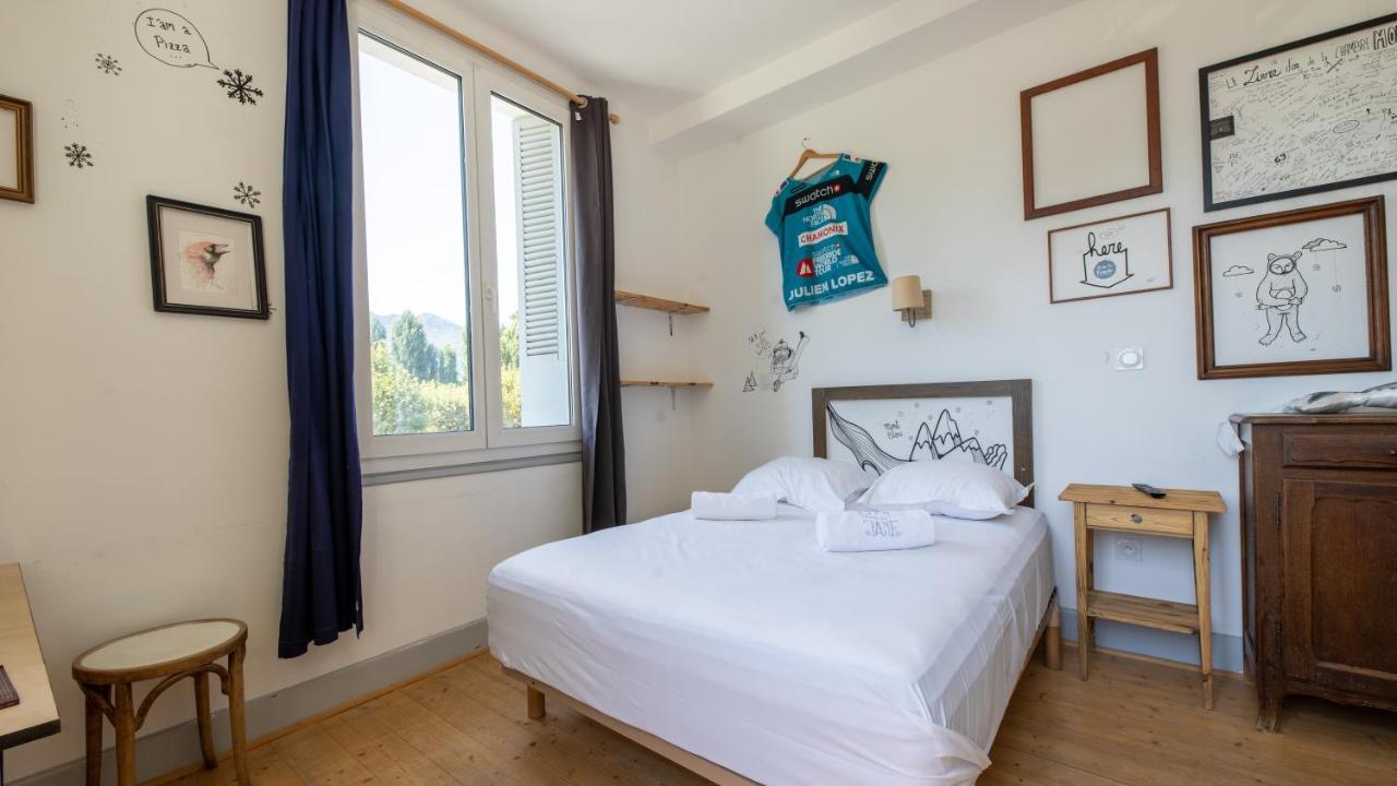Mamie Jane Co-Munity Hotel Екс ле Бен Екстериор снимка